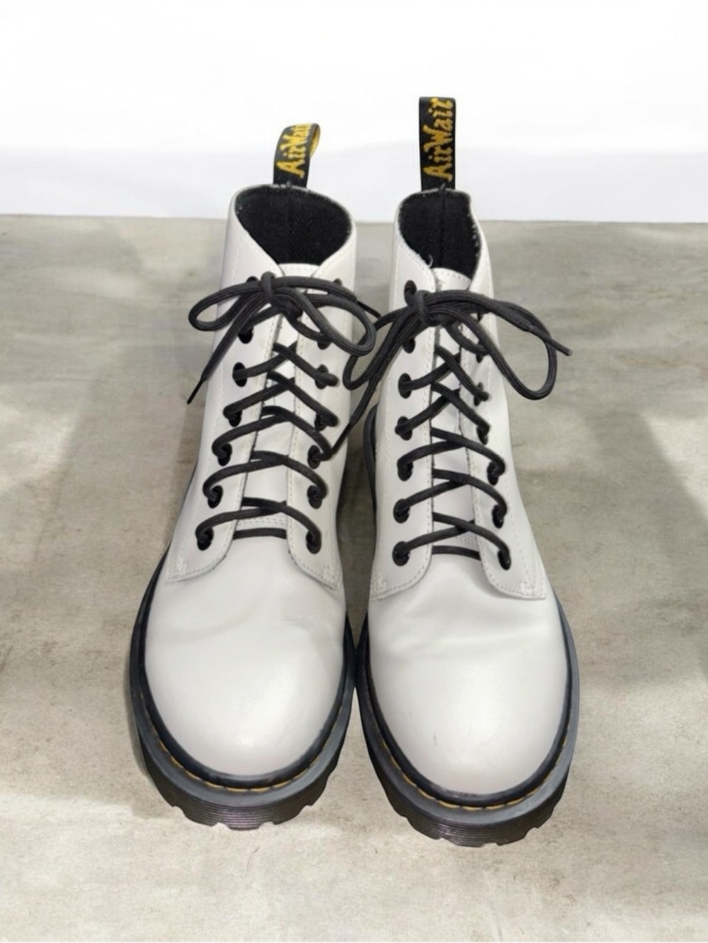 Dr. Martens Air Wair LUANA Boots